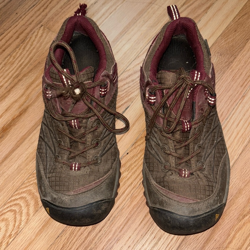 Keen Marshall Waterproof Brown burgundy Lace up Hiking Shoes - Picture 2 of 5